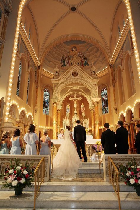 Wedding Ideas Catholic, Pretty Churches To Get Married In, Traditional Christian Wedding, Wedding At Church, God Wedding, Orthodox Church Wedding, Anglican Wedding, Lutheran Wedding, Church Venue Wedding