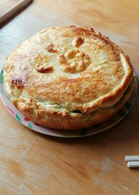 Italian Pies, Pastina Recipes Italian With Egg, Italian Easter Spaghetti Pie, Italian Meat Pie Easter Recipe, Easter Pie Italian, Easter Italian, Italian Rice Pie Easter, Veg Pie, Tuna Pie