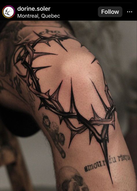 Tattoos Instagram, Elbow Tattoo, L Tattoo, Sick Tattoo, Crow Tattoo, Elbow Tattoos, Draw Illustration, Knee Tattoo, Blackwork Tattoo