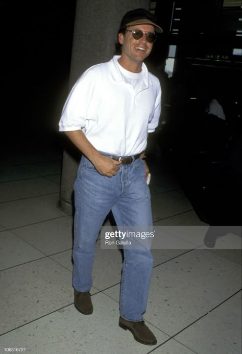 Minimalism Fashion Men, 90s Airport Style, Mens Airport Style, 90s Minimalism Fashion, 80’s Men, Greg Kinnear, 90s Minimalism, Minimalism Fashion, Airport Fits