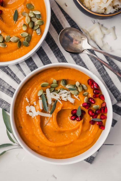 This silky-smooth Butternut Squash & Apple Bisque is satisfying and flavorful. Made with tart apples and sage, this healthful take on a classic soup is perfect for fall and winter. | from Lauren Grant of Zestful Kitchen #soupandsandwich #menuideas #dinnermenu #weeknightmeals #soup #weeknightdinner #easyhealthy #healthydinner Butternut Squash Soup With Apples, Soup With Apples, Butternut Squash Bisque, Butternut Squash Apple, Bisque Recipe, Vegan Soup Recipes, Carrot Soup, Vegan Soups, Chowder Recipes