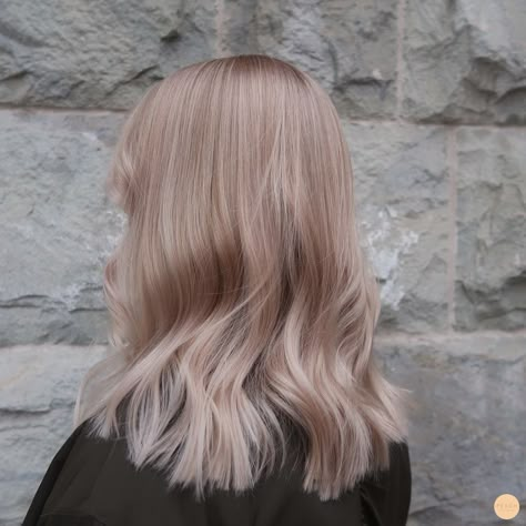 Rose Beige Hair, Light Beige Hair, Medium Aesthetic, Rose Blonde Hair, Blond Rose, Blonde Ideas, Rose Blonde, Beige Hair, Peach Hair