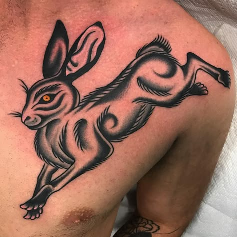 A weird lookin' hare. Rabbit Feet Tattoo, Traditional Rabbit Tattoo, Rabbits Foot, Wild Hare, Rabbit Tattoos, Fairy Tattoo, Head Tattoos, Foot Tattoo, American Traditional Tattoo