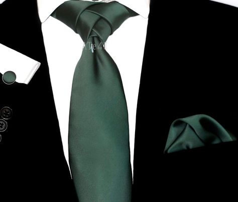 Black Tux With Green Tie, Black Suit With Green Tie, Black Suit Green Tie, Prom For Guys, Black Suit Wedding, Wedding Tux, Green Bow Tie, Classy Wedding Dress, Collared Greens