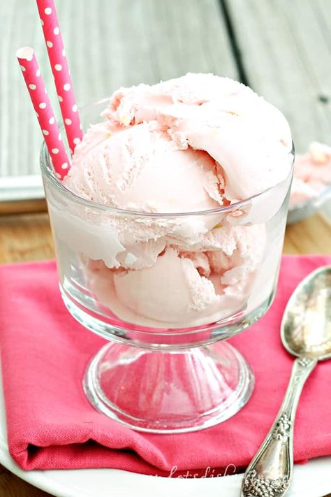 Pink Lemonade Ice Cream: A favorite summer drink is transformed into a cool summer treat in this sweet and tart ice cream recipe. This pretty pink ice cream is fun to make and eat! Pineapple Coconut Ice Cream, Lemonade Ice Cream, Strawberry Lemonade Cookies, Easy Strawberry Lemonade, Frozen Treats Recipes, Vanilla Ice Cream Recipe, Making Homemade Ice Cream, Coconut Ice Cream, Ice Cream Popsicles