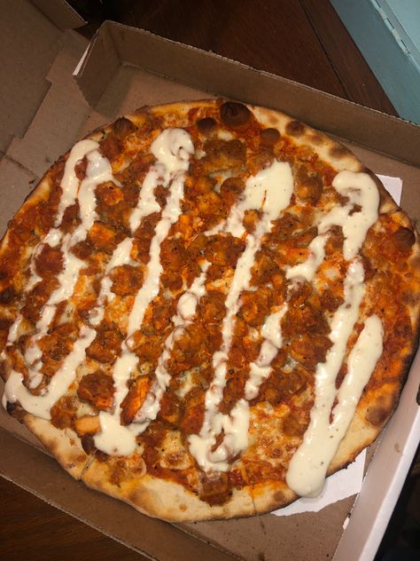 It’s the ranch dressing for me #pizza Pizza Chicken Ranch, Buffalo Pizza, Pizza Ranch, Buffalo Chicken Pizza, Pizza Place, Chicken Pizza, Food Inspo, Buffalo Chicken, Ranch Dressing