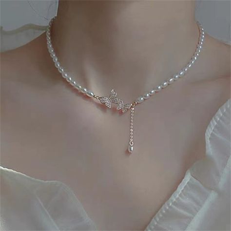 🦋exquisite butterfly 
🦋38+7 cm adjustable chain
🦋show the woman's unique fashion charm
🦋low-key and generous Butterfly Pearl Necklace, Water Pearl Necklace, White Pearl Necklace, Gold Pearl Necklace, Pearl Choker Necklace, Butterfly Jewelry, Pearl Choker, Butterfly Necklace, Butterfly Pendant