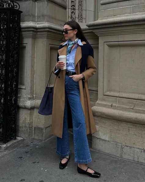 kate bartlett (@katee.bartlett) • Instagram photos and videos Kate Bartlett, Cozy Rainy Day Outfit, Preppy Chic Style, Rainy Day Outfit Ideas, Rainy Day Outfits, Classic Feminine Style, Cozy Rainy Day, Coffee Date Outfits, Preppy Fall Outfits