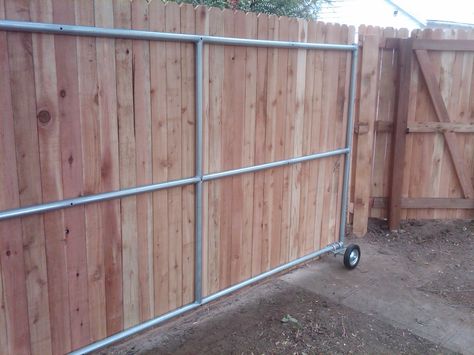 Sliding Fence Gate, Wood Gates Driveway, Wooden Fence Gate, Wood Fence Gates, Tor Design, Large Backyard Landscaping, Wood Fence Design, Fence Gate Design, Fence Doors