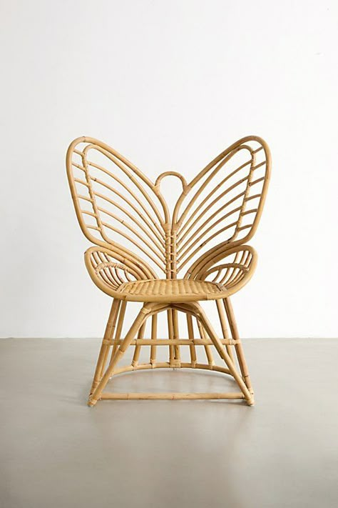 Rattan Folding Chair, Rattan Chair Design, Boho Reading Room Ideas, Rotan Furniture, Butterfly Furniture, Furniture Inspired By Nature, Rattan Home Decor, Chairs For Kids, Reading Nook Chair