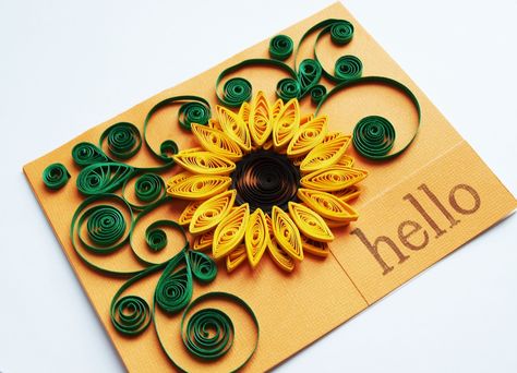 I love paper quilling! It's so much fun and the results are beautiful! Take a look! Quilling Sunflower, Quilled Cards, Neli Quilling, Arte Quilling, Paper Quilling Tutorial, Paper Quilling For Beginners, Paper Quilling Flowers, Paper Quilling Cards, Origami And Quilling