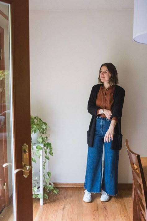 5 Days of Outfits: Blazers + Wide Leg Pants - Seasons + Salt Midsize Wide Leg Pants, Wide Leg Pants Midsize, Midsize Wide Leg Jeans, Wide Leg Jeans Midsize, Midsize Inspiration, Ootd Wide Leg Jeans, Buggy Jeans, Thursday Outfit, Wide Leg Jeans Outfit