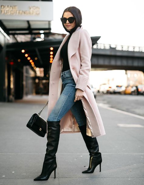 10 Winter Outfits, Nyc Streets, Luxury Outerwear, Winter Outfit Ideas, Street Style Edgy, Women Fashion Edgy, Womens Fashion Casual Summer, Pink Coat, Womens Fashion Edgy