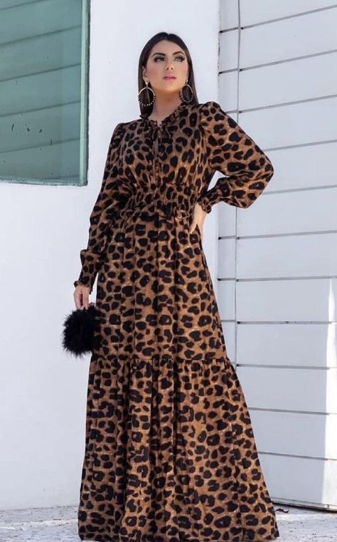 Leopard Print Dress Classy, Leopard Outfit Ideas, Leopard Clothes, Printed Denim Jeans, Leopard Print Outfits, Leopard Print Maxi Dress, Sweetheart Neckline Dress, Pakistani Fashion Casual, Muslim Fashion Outfits