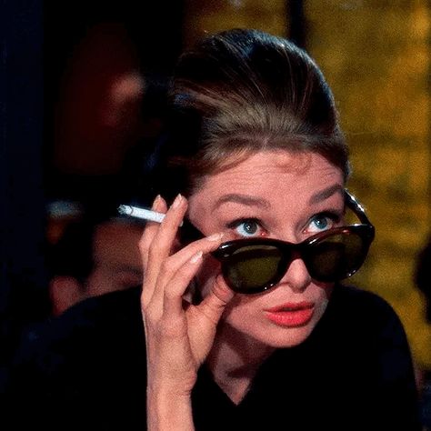 audrey hepburn in breakfast at tiffany’s — gif Mode Ulzzang, Holly Golightly, Audrey Hepburn Style, Breakfast At Tiffanys, Her Eyes, Audrey Hepburn, Square Sunglasses Women, Old Hollywood, Style Icons