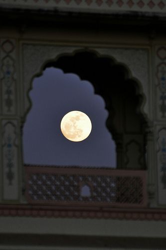 Goodnight Moon - Jaipur, India Indian Moon Aesthetic, Elsweyr Aesthetic, India Aesthetic Wallpaper, Good Night Aesthetic, House Dayne, Arabian Nights Aesthetic, Indian Night, India Aesthetic, Aesthetic Indian