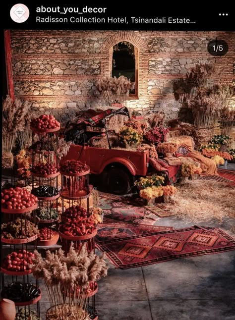 Armenia Aesthetic, Iranian Wedding, Wedding Stage Backdrop, Turkish Decor, Henna Night, Bohemian Theme, Private Wedding, Chic Halloween, Stage Backdrop