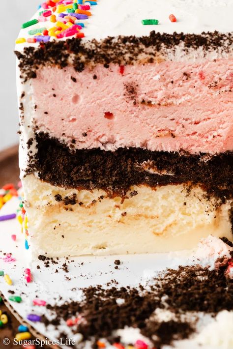 Neapolitan Ice Cream Cake, Neopolitan Cake, Neapolitan Cake, Homemade Ice Cream Cake, Cream Cake Recipe, Melting Ice Cream, Neapolitan Ice Cream, Ice Cream Cake Recipe, Oreo Cupcakes