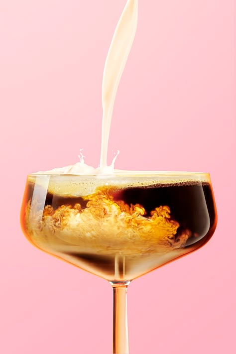 SPLASH OF MILK — BARRY MAKARIOU LIQUIDS Photographer + Director Pouring Drink Photography, Drinks Product Photography, Drinks Photography Styling, Drink Styling Photography, Coffee Art Direction, Milk Food Photography, Liquid Photography, Food Art Direction, Milk Aesthetic