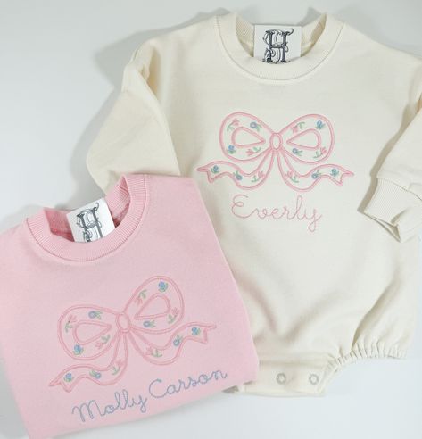 Embroidered Bubble Romper, Monogram Onesies, Classic Baby Clothes, Embroidery Product, Monogram Outfit, Fits Aesthetic, Baby Bubble, Baby Fits, Flowers Embroidery