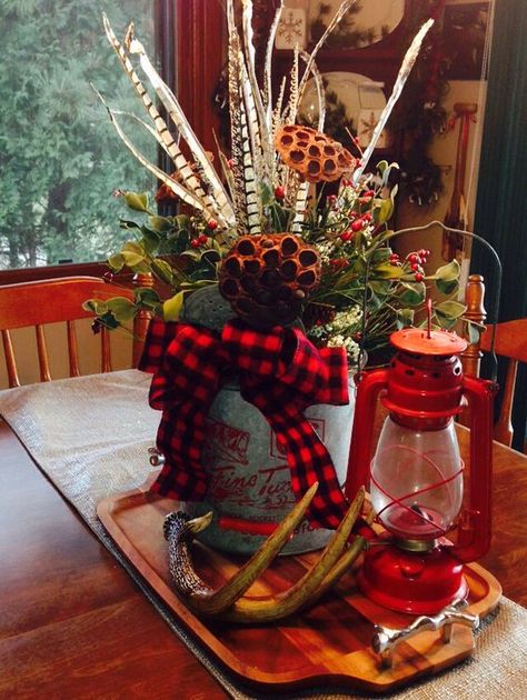 Mountain Porch, Lodge Chic, Natural Mountain, Christmas Cabin, Cabin Rustic, Cabin Chic, Red Crafts, Christmas Lodge, Christmas Rustic