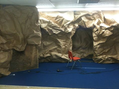 Create a cave out of paper...add in some garden plants and trees for empty tomb scene for Easter Cave Quest Vbs 2016, Easter Tomb, Cave Quest Vbs, Masquerade Ideas, Cave Quest, Daniel In The Lion's Den, Jesus Tomb, Easter Play, Daniel And The Lions