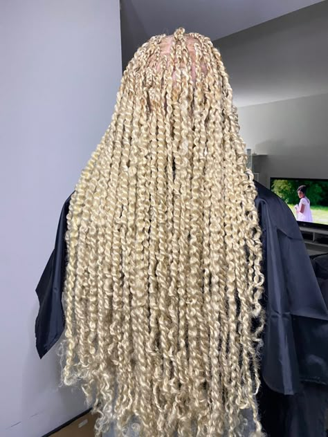 Platinum Blonde Passion Twist, Blonde Island Twist, Blonde Marley Twists, Blonde Twist Braids, Blonde Passion Twist, Platinum Blonde Braids, Platinum Braids, Blonde Box Braids Hairstyles, Blonde Twists