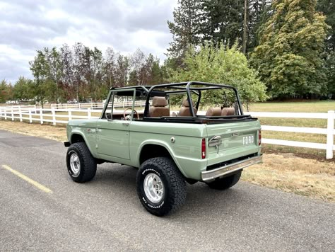 1976 Ford Bronco Boxwood Green — HighLine Classics 1968 Boxwood Green Ford Bronco, Boxwood Green Bronco, Sage Green Bronco, Green Ford Bronco, Green Bronco, 1976 Ford Bronco, Old Ford Bronco, Vintage Bronco, Bronco Truck