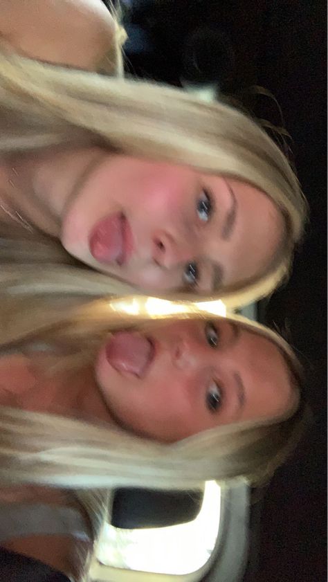 Twin Blonde Sisters, Two Blonde Best Friends, Blonde Best Friends, Blonde Twins, Two Blondes, Besties Pictures, Cute Sister, Best Friend Photos, Cute Friend Photos