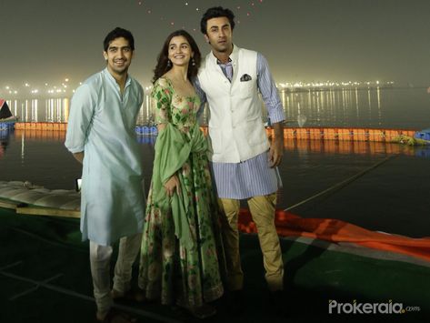 After quite a number of Bollywood films announced their plans to resume shoot, it’s now Ayan Mukerji’s Brahmastra that is planning to kick start work. Even before the lockdown, the film shoot was delayed several times, now about 26 days of shoot are left.Ayan and the film’s producer Karan Johar have decided to resume shoot from October, reports Mid-Day. The leads played by Ranbir Kapoor and Alia Bhatt are reported to do a double shift—9 am to 2 pm, and another from 4 pm to 9 pm at Film City in M Ayan Mukherjee, Ayan Mukerji, Film Shoot, Bollywood Films, Karan Johar, Amitabh Bachchan, Ranbir Kapoor, Indian Movies, 4 Pm