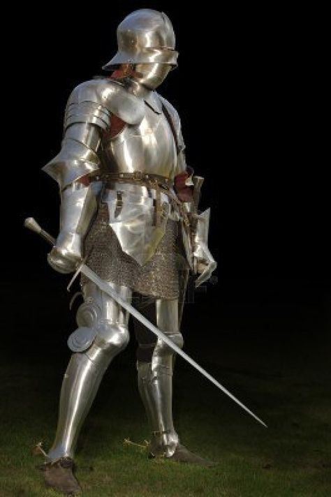 Armadura completa de estilo gótico, siglo XV (reconstrucción). Century Armor, Armor Clothing, Historical Armor, Late Middle Ages, Knight In Shining Armor, Knight Armor, Arm Armor, Suit Of Armor, Medieval Armor