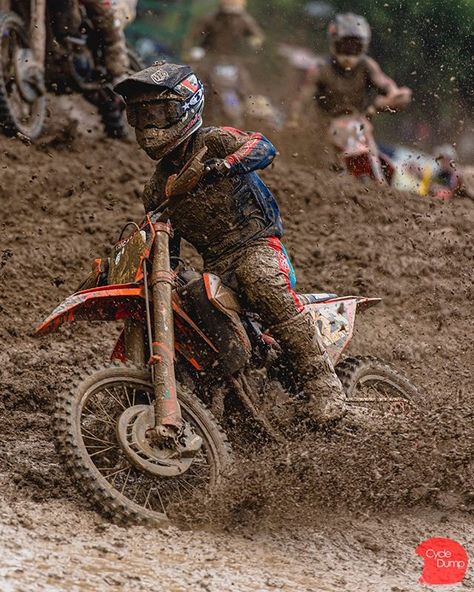 @mfalk123 in the puddles ---------- #MotoMind #SpringCreekMX #ProMotocross #ThisIsMoto Flash Tatoos, Ktm Motocross, Gross Things, Motor Cross, Motocross Love, Dirt Bike Racing, Cool Dirt Bikes, Image Moto, Bike Riders