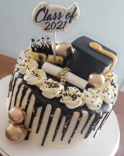 Graduation Mini Cake, Grad Cakes For Boys, Mini Cake Graduation Ideas, Twins Graduation Cake, Black Graduation Cake, Lunch Cake Graduation, Birthday Cakes Girls Kids, Blue Graduation Party, Graduation Party Desserts