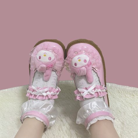 My Melody Shoes, My Melody Accessories, Kawaii Shoes, Hello Kitty My Melody, Girly Shoes, Really Cute Outfits, Kawaii Clothes, Pretty Shoes, Dream Shoes