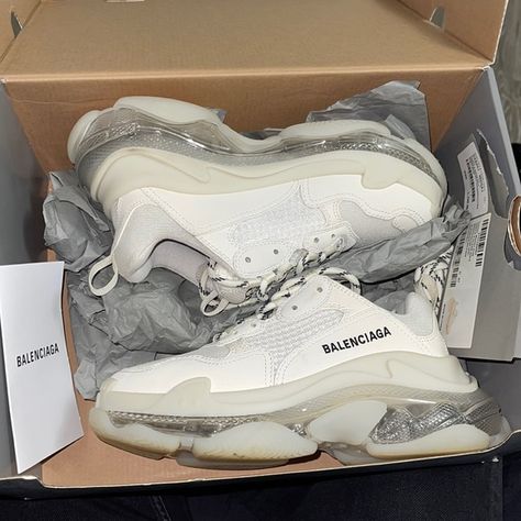 WOMEN'S BALENCIAGA TRIPLE S SNEAKER CLEAR SOLE IN WHITE Balenciaga Triple S Clear Sole, Balenciaga Sneakers, Balenciaga Shoes, Balenciaga Triple S, Womens Sneakers, Balenciaga, Like New, Sneakers, Fashion Trends