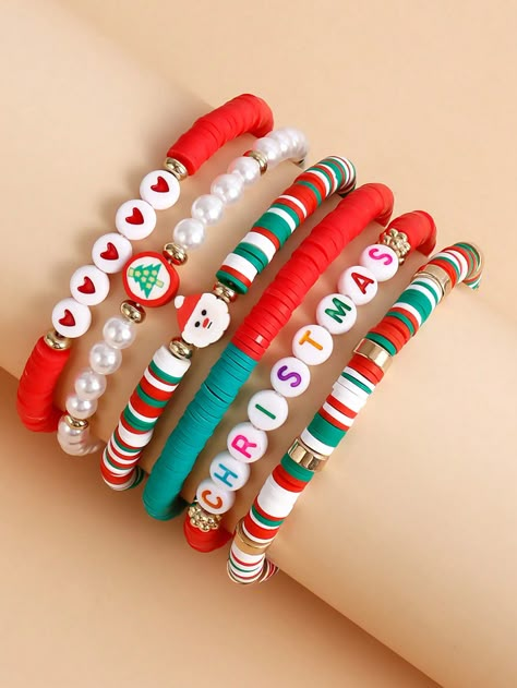 Preppy Xmas Bracelets, Christmas Clay Beads Bracelet, Clay Beads Bracelet Ideas Christmas, Cute Christmas Clay Bead Bracelets, Christmas Clay Bead Ideas, Christmas Beaded Bracelet, Christmas Beads Bracelet, Christmas Clay Bracelets, Christmas Braclets Ideas