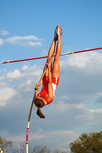 Pole Vault Training, Track Senior Pictures, Women Athletes, Track Meet, Running Track, Pole Vault, Long Jump, Sports Health, Fields Photography