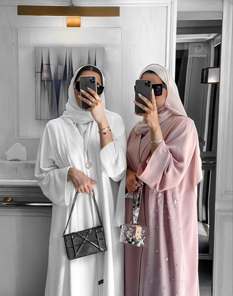 Fesyen Islam, Outfit Designer, Modern Abaya, Abaya Fashion Dubai, Hijab Inspiration, Stile Hijab, Modern Hijab Fashion, Mode Turban, Modest Fashion Hijab