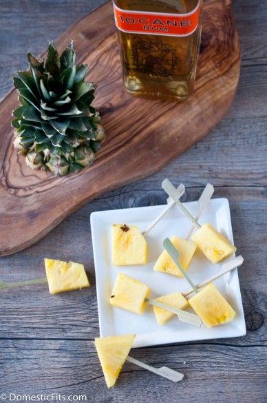 Rum Soaked Pineapple Pops.--use any fruit and any alcohol. Pineapple Appetizers, Alcoholic Fruit, Malibu Coconut, Alcohol Beverages, Fruit Dessert Recipes, Drink Drank Drunk, Coconut Rum, Spiced Rum, 5 O Clock Somewhere