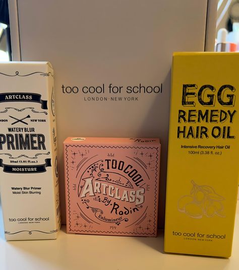 @toocoolforschool.us @toocoolforschool_official gifted me these three products and I am OBSESSED!!😍 Included in this package: - Artclass by Rodin Watery Blur Primer - Artclass by Rodin Highlighter in shade Luminous - Too Cool For School Egg Remedy Hair Oil 🤍🤍 The hair oil smells absolutely divine, with a floral scent that isn’t overpowering. The highlighter is such a beautiful natural glow that goes so well with any and all looks. The primer is such a beautiful texture and consistenc... Artclass By Rodin, Too Cool For School, Beautiful Textures, Floral Scent, Natural Glow, Hair Oil, Highlighter, Blur, Egg