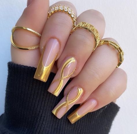 Drip Nails Acrylic, Gold Drip Nails, Beyonce Nails, Egyptian Nails, Queen Nails, Gold Drip, Golden Nails, Trending Nails, May Nails