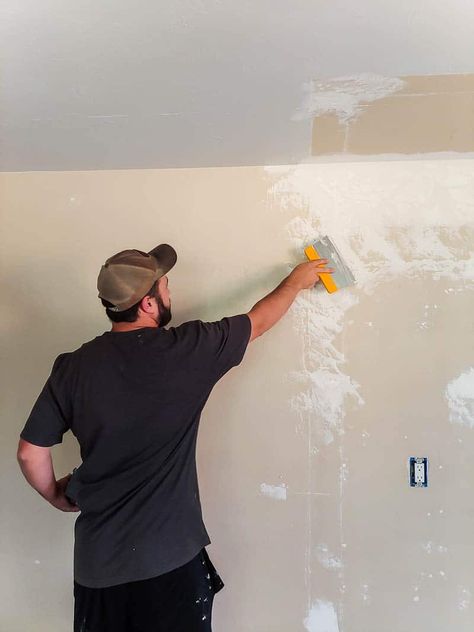 Skip Trowel Texture: How to Patch Drywall (VIDEO) - Making Manzanita Skip Trowel Wall Texture, Skip Trowel Texture, Trowel Texture, Patch Drywall, Knockdown Texture, Bathroom Countertop Storage, Drywall Texture, Woodworking Tools List, Drywall Finishing