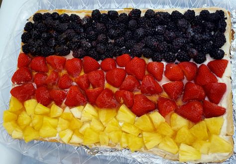 German Flag Fruit pizza Flag Fruit Pizza, Beer Olympics Party, German Party, Olympics Party, Beer Olympics, Beer Olympic, Flag Food, Olympic Party, Football Snacks