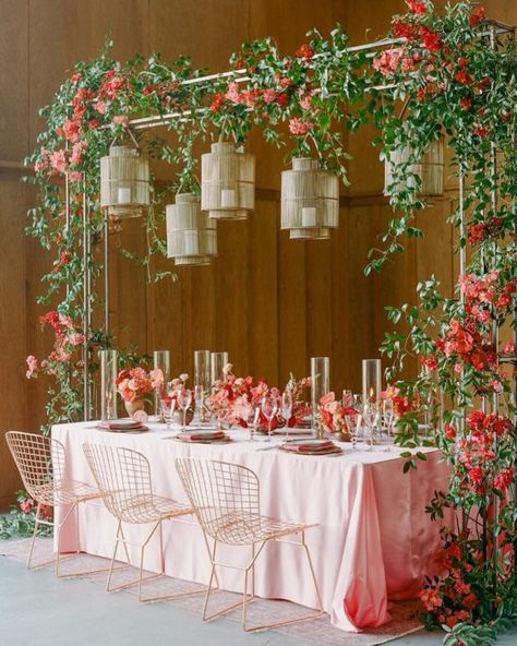 25 Unique Wedding Lights to Brighten Your Day Floral Chandelier Wedding, Modern Wedding Design, Wedding Table Designs, Wedding Reception Design, Wedding Chandelier, Modern Wedding Decor, Party Deco, Floral Chandelier, Wedding Decor Inspiration