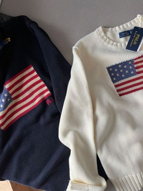 Polo American crewneck sweater perfect for fall and winter time Ralph Laurent, Ralph Lauren Jumper, Usa Sweater, Looks Pinterest, Preppy Sweater, Skandinavian Fashion, Populaire Outfits, Ținută Casual, Stockholm Fashion