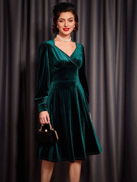 Free Returns ✓ Free Shipping✓. SHEIN DECDS Sweetheart Neck Lantern Sleeve Velvet Dress- Women Dresses at SHEIN. Sleeved Velvet Dress, What Katie Did, Retro Lingerie, Retro Glam, Vintage Elements, 1940s Dresses, Vintage Inspired Dresses, Stretch Velvet, Dresses Uk