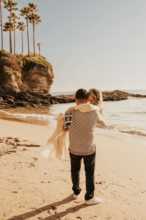 Beach Baby Announcement, Maternity Shoot Beach, Beach Pregnancy Announcement, Beach Maternity Pictures, Pregnancy Announcement Pictures, Maternity Photography Beach, Pregnancy Announcement Photoshoot, Maternity Photography Poses Outdoors, Baby Announcement Photoshoot