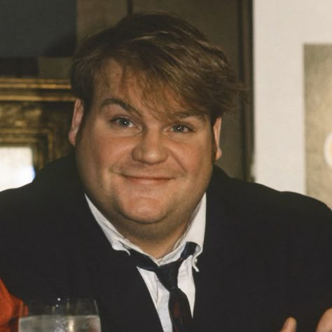 Chris Farley pictured at an afterparty Celeb Portraits, Funny Comedians, Celebrities Who Died, Chris Farley, Gone Too Soon, Star Gazing, Funny Men, Tommy Boy, Celebrity Photo