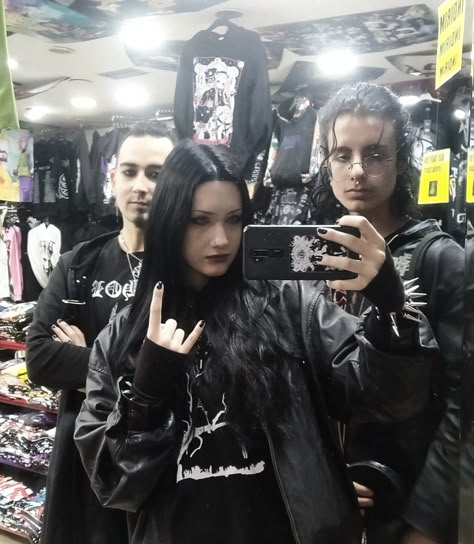 Black Metal Aesthetic Outfit, Metal Summer Outfit, Dsbm Aesthetic, Metal Outfits Women, Black Metal Outfit, Metal Girlfriend, Finn And Marceline, Black Metal Fashion, Metalhead Fashion