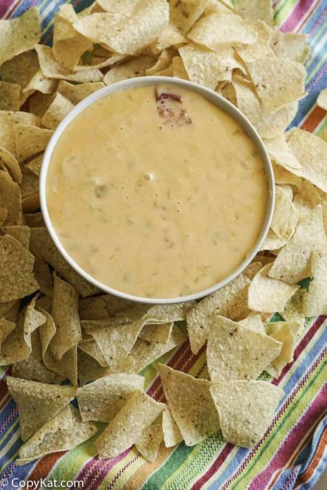 Pappasito's Queso - CopyKat Recipes Papasitos Queso, Copycat Chuy’s Queso, Mexican Restaurant Queso Dip, Papasitos Salsa Recipe, Papasitos Recipes, Chuys Queso Recipe, Pappasitos Queso Recipe, Pappasitos Salsa Recipe, Restaurant Queso Recipe